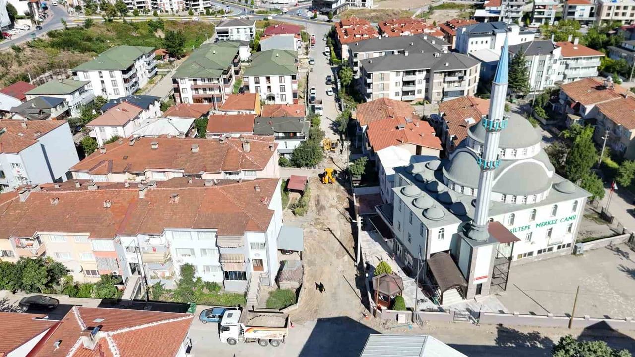 Erenler'de 15 sokağın asfalt öncesi düzenlemesi başlıyor