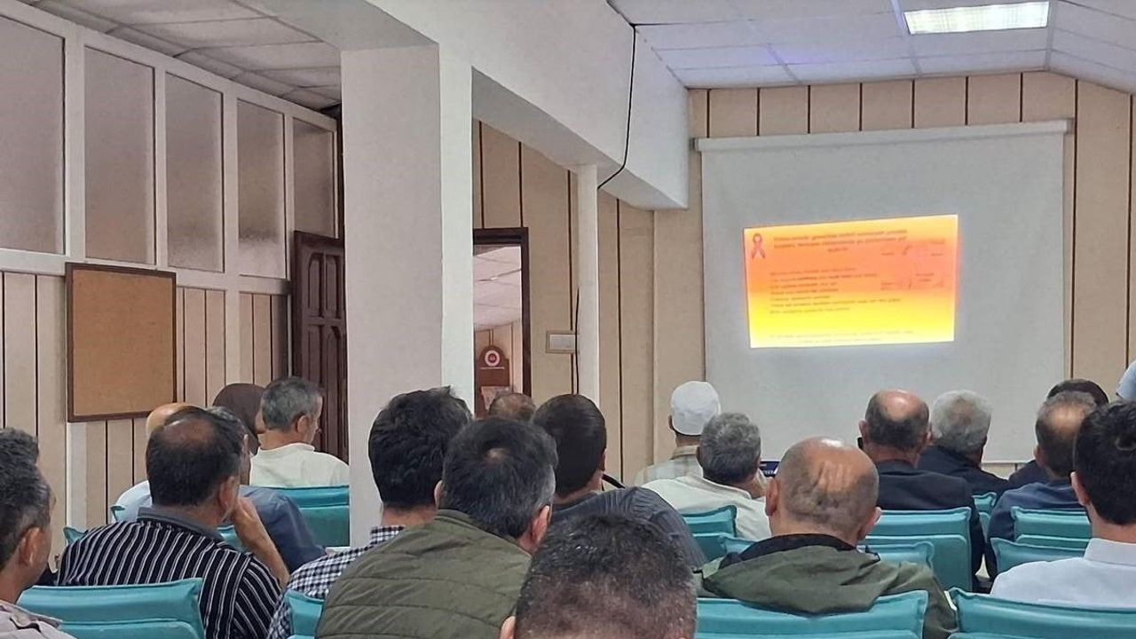 Erfelek'te imamlara toplum sağlığı eğitimi: prostat, lenfoma, kuduz ve organ bağışı anlatıldı