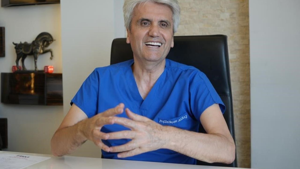 Ergenlikte aşırı göğüs büyümesi hem sosyal hem fiziksel sağlığı zedeleyebilir