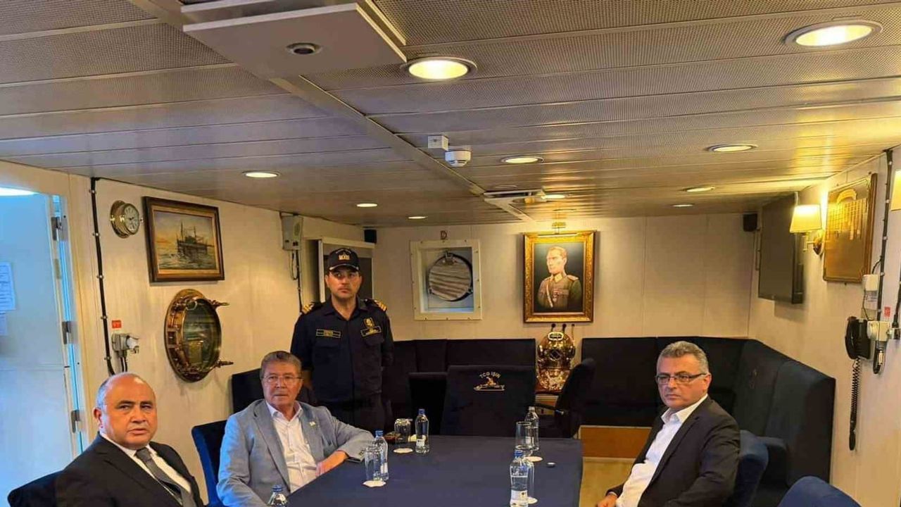 Erhürman TCG Işın'da arama çalışmalarını yerinde izledi