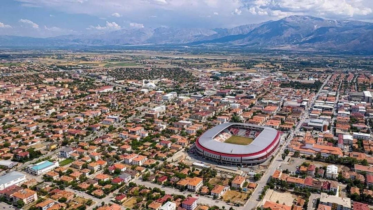 Erzincan’da futbolun merkezi: 13 Şubat Şehir Stadyumu