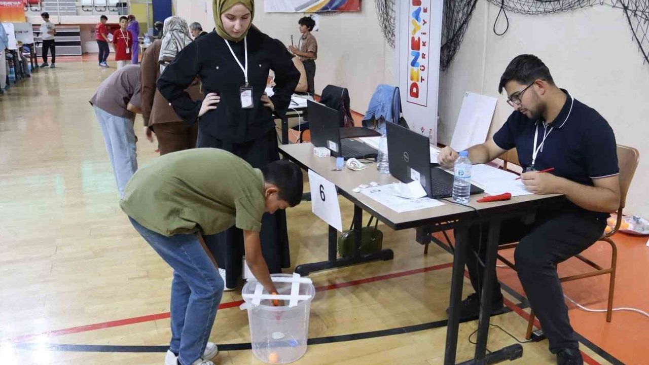 Erzincan'da gençler Deneyap atölyesi uygulama sınavında yeteneklerini gösterdi