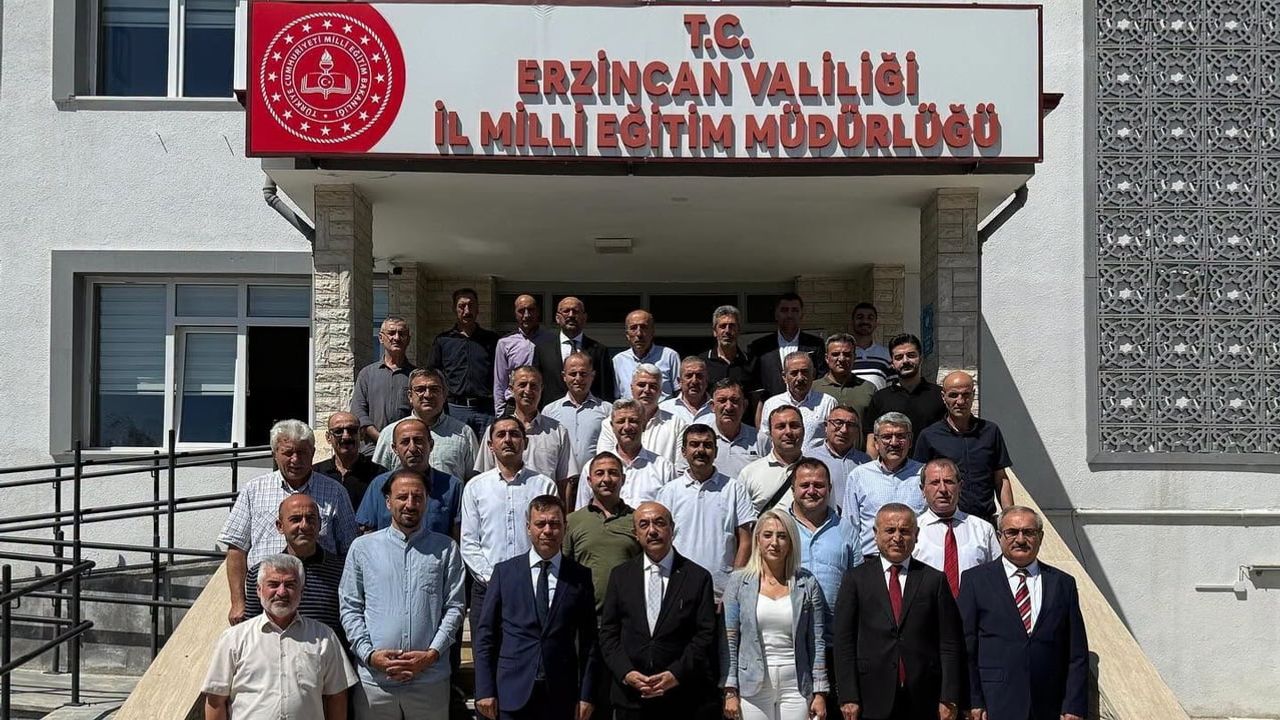 Erzincan'da ilkokul müdürleriyle yıl öncesi kapsamlı hazırlık toplantısı