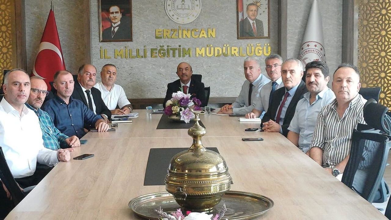 Erzincan'da imam hatip yöneticileri kayıt ve iş birliğine odaklanan toplantıda buluştu