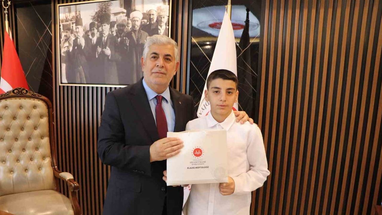 Erzincan'da öne çıkan Elazığlı hafız Türkiye finaline hazırlanıyor