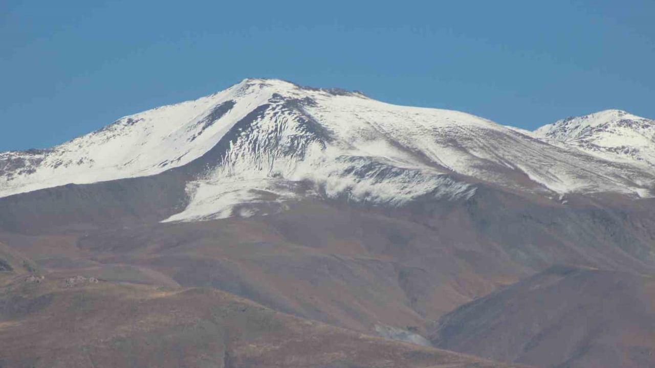 Erzincan’da zirveler kışa ilk selamını verdi