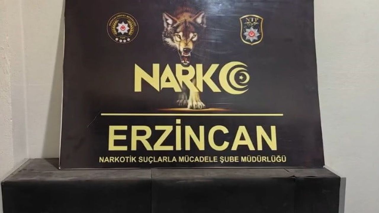 Erzincan operasyonunda yutulan kapsüllerde 2 kilo 675 gram afyon sakızı bulundu