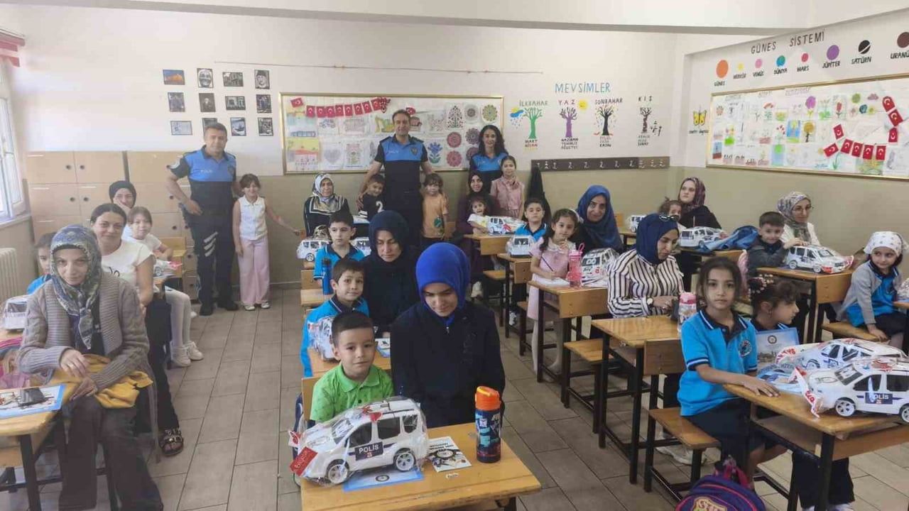 erzincan polislerinden öğrencilere yeni dönem sürprizi