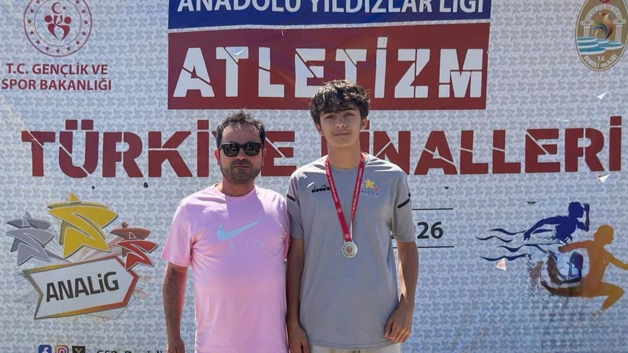 Erzincanlı atlet Ali Eren Yüksel uzun atlamada gümüşe uzandı