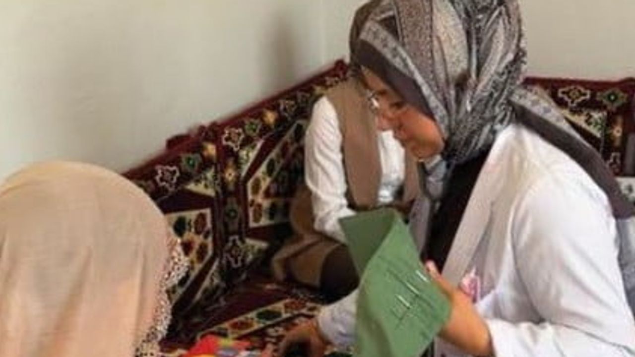 Erzurum’da evlere uzanan can ebeler: hamilelerin yanı başındaki mobil sağlık ekibi