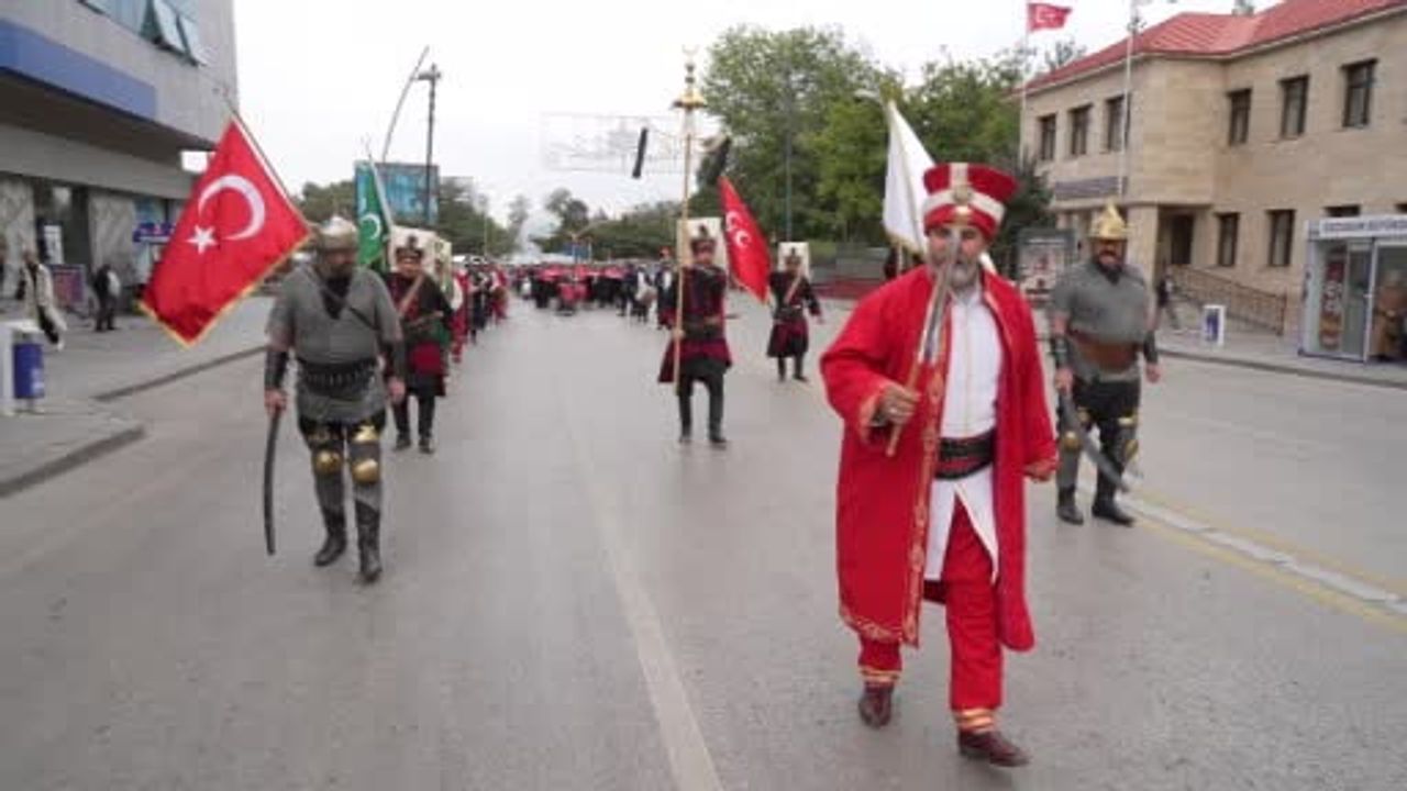 Erzurum'da gaziler günü korteji kent meydanlarında buluştu