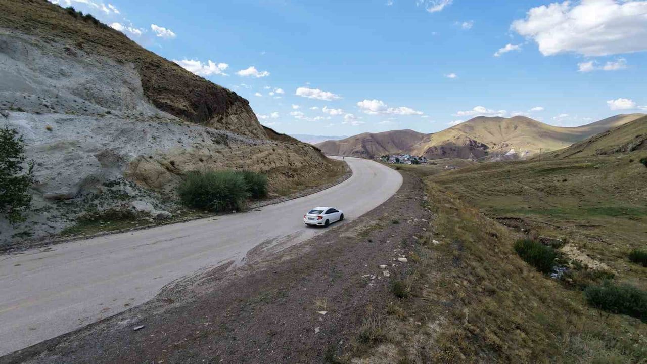 Erzurum’da yeni bir gizem daha: Konaklı yakınlarında vites boştayken araçlar yokuş yukarı gidiyor