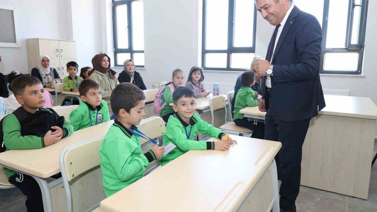 Erzurum'da yeni eğitim yılına umut ve dayanışmayla adım atıldı