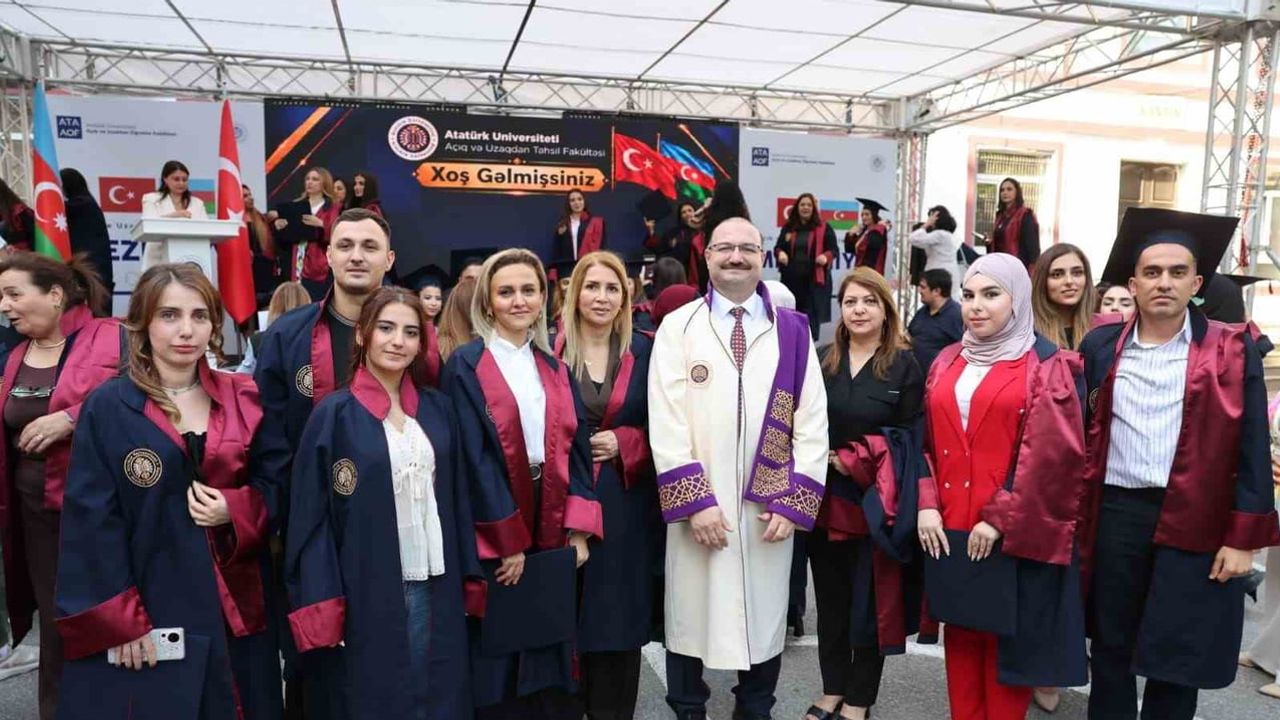 Erzurum'dan Bakü'ye uzanan eğitim köprüsü: Atatürk Üniversitesi mezunları coşkuyla diploma aldı