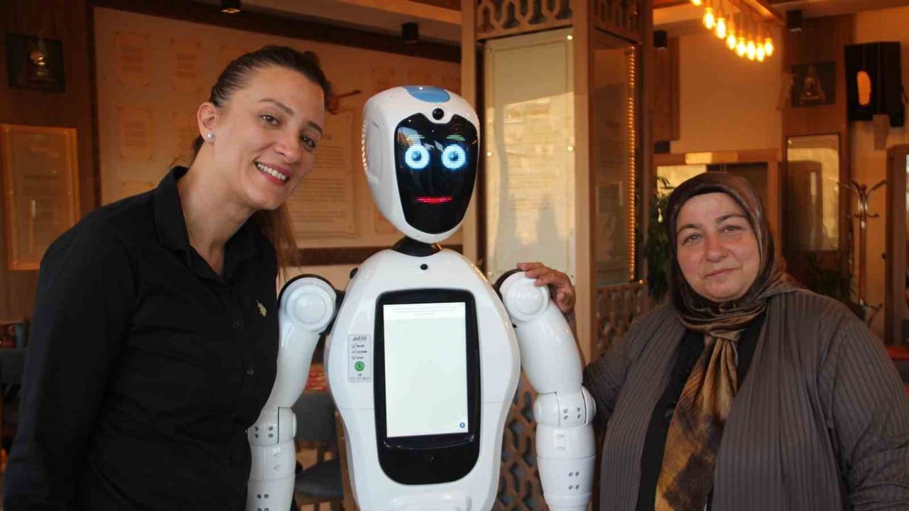 Erzurum’un kalbinde Şukufe: robotla kültür ve lezzet buluşması
