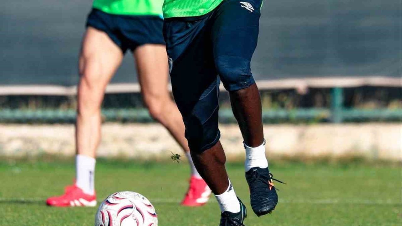 Erzurumspor FK konyaspor maçı öncesi taktik ve kondisyon çalışmalarını sürdürdü