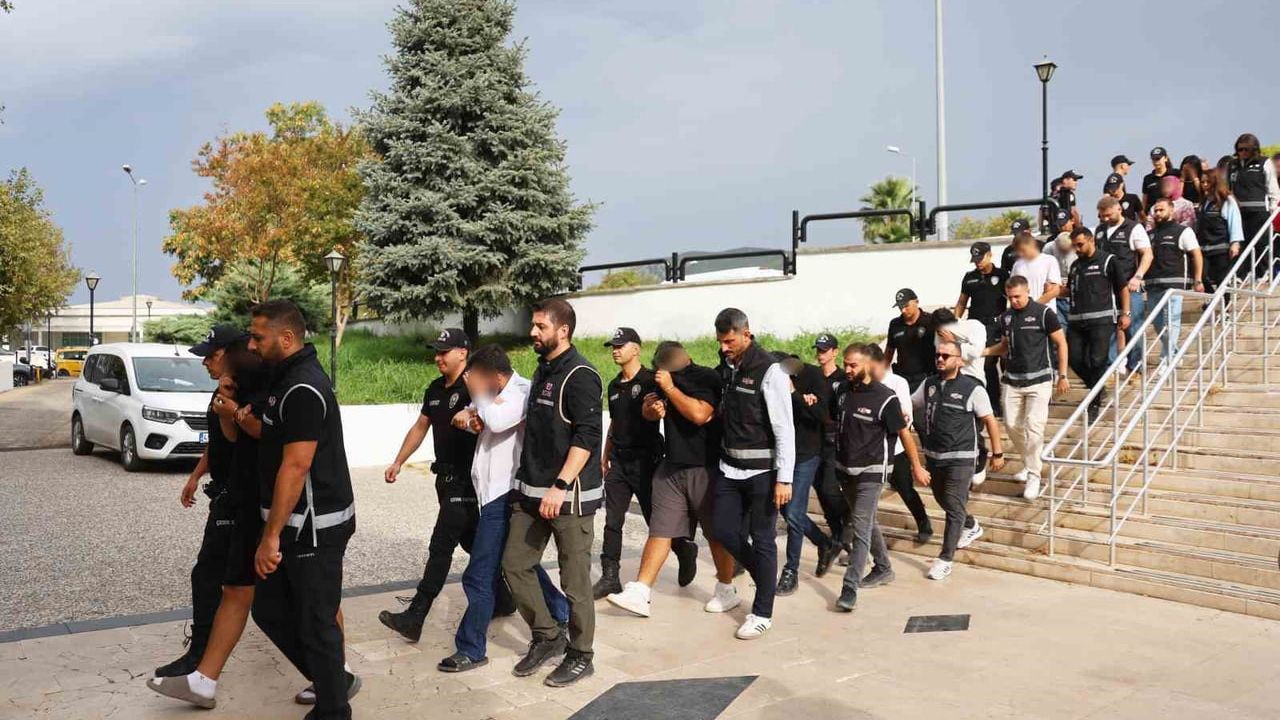 Eş zamanlı baskınlar: Muğla merkezli 'Sokaklar Güvende' operasyonunda 42 gözaltı