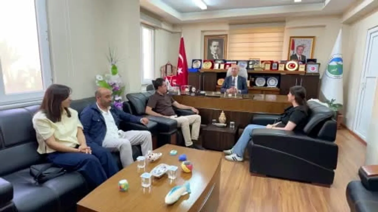Esendere'den mesleğe ilk adım desteği: diş fakültesini kazananlara 100 bin TL