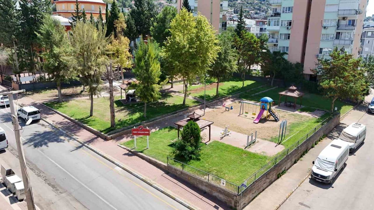 Esentepe'de bir çocuğun hayali İsmet Gökşen Parkı'na halı saha olarak döndü
