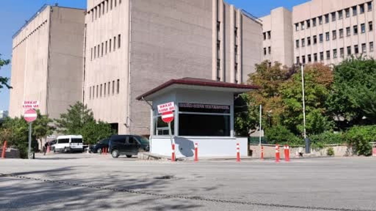 Eski bakan Şahin, Alihan Kuriş soruşturmasında adliyede