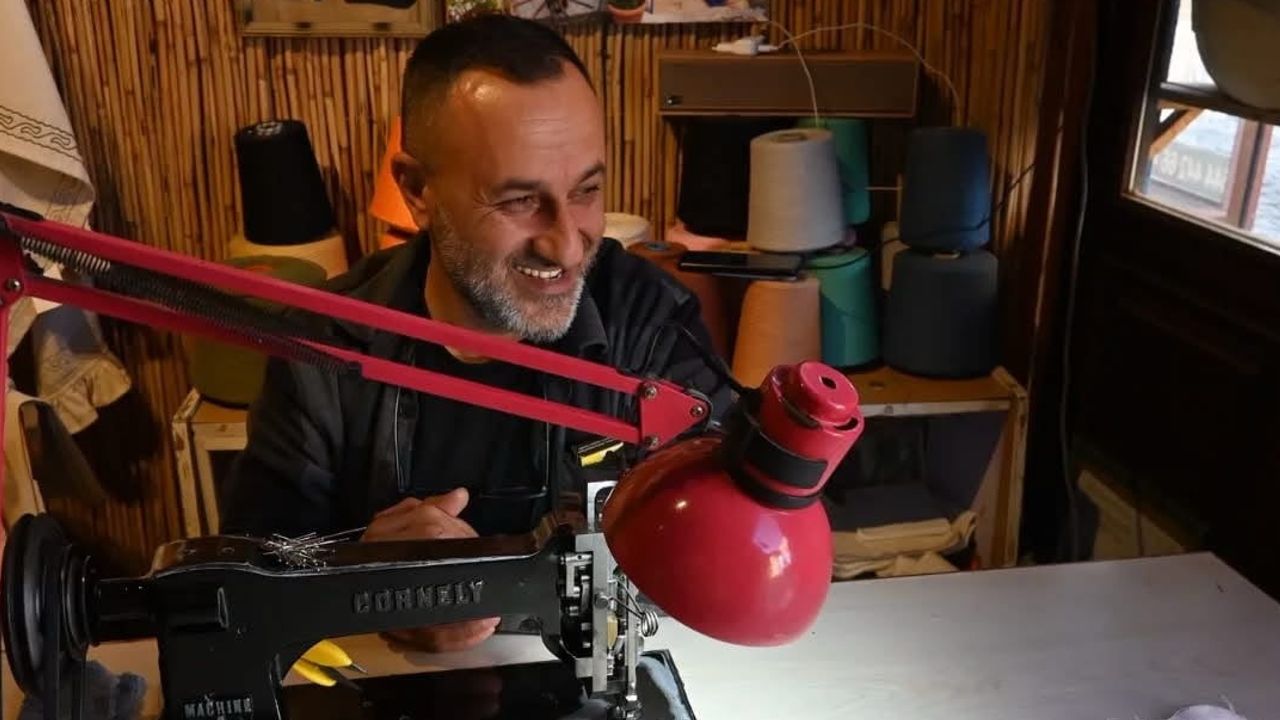 Eski makinenin elinden çıkan amblem: Hilal-i Ahmer Buldan bezinde yeniden işlendi