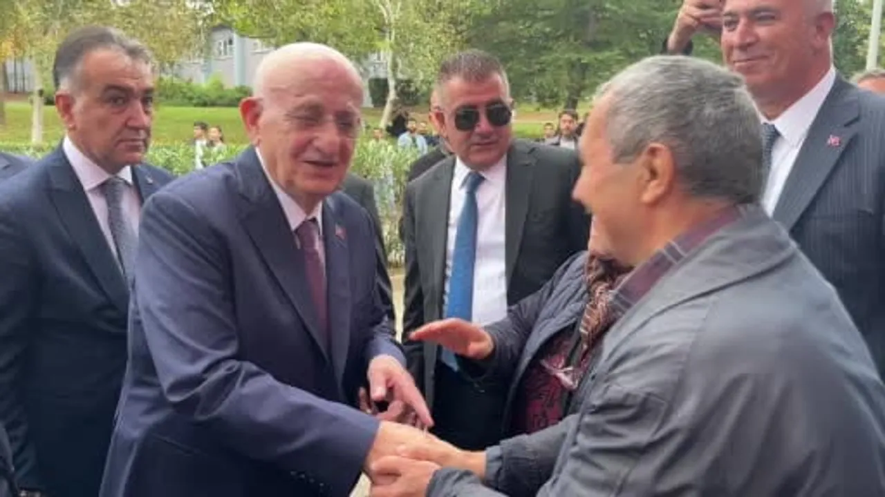Eski TBMM başkanı Kahraman 15 temmuz'u işgal teşebbüsü olarak nitelendirdi
