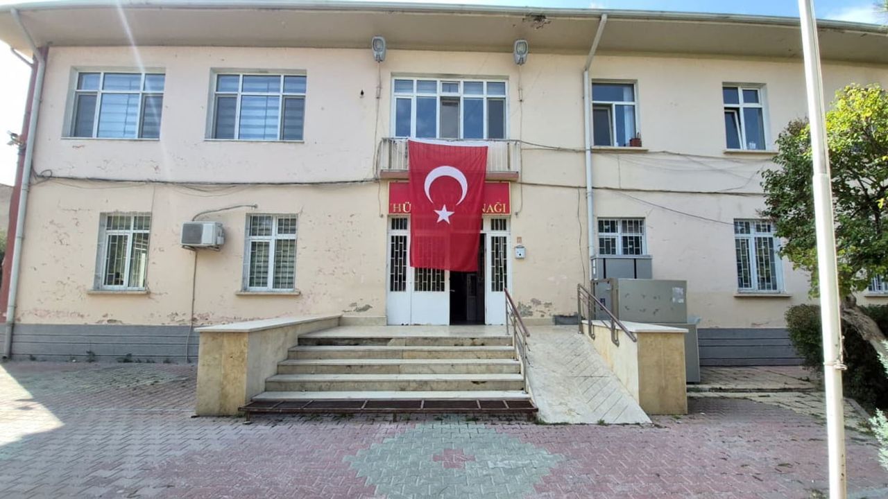 Eskişehir Çifteler’de kıza laf atma tartışması ağır yaralanmayla sonuçlandı: üç şüpheli cezaevinde