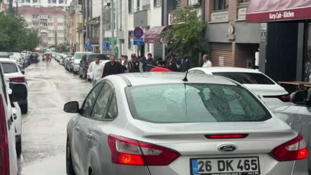 Eskişehir'de 6 bin 51 kişinin IBAN bilgilerini kullandırdığı tespit edilen şebekede iki tutuklama