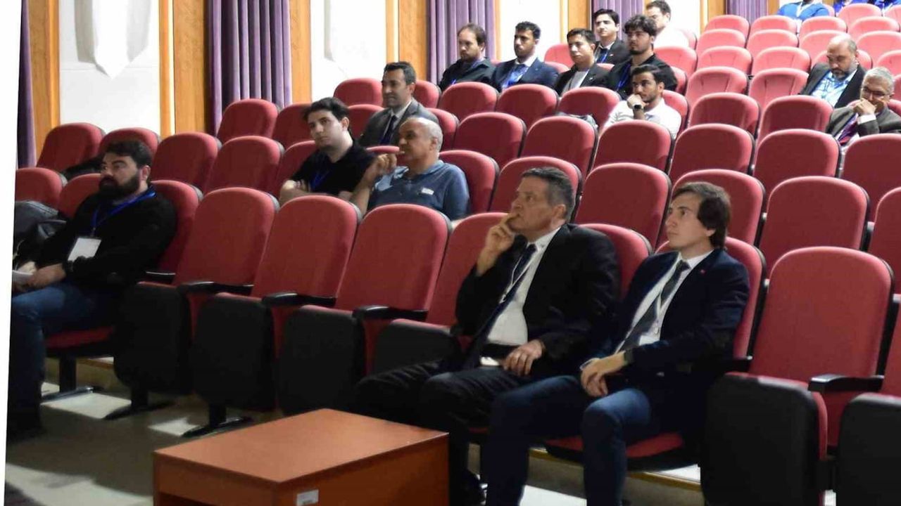 Eskişehir'de geleceğin havacılık ve uzay teknolojileri konuşuluyor