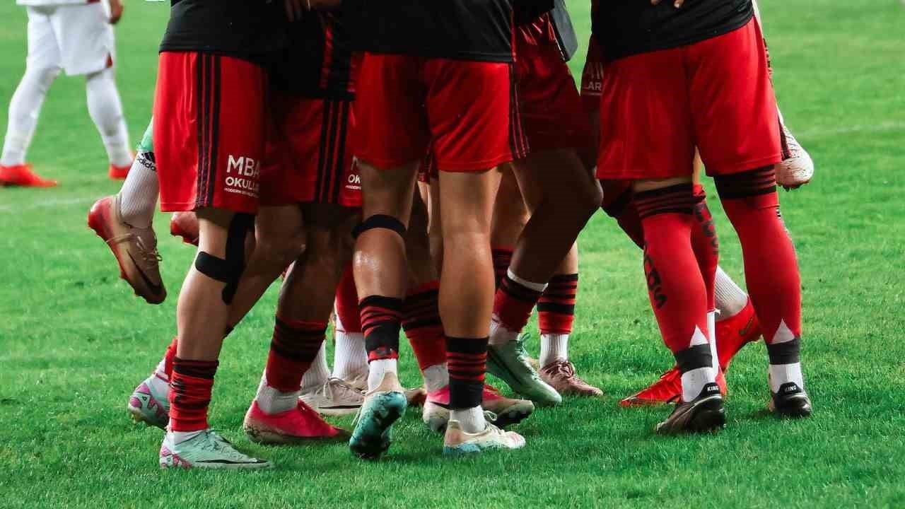 Eskişehir'de gol şov: Balıkesirspor ağır yara aldı
