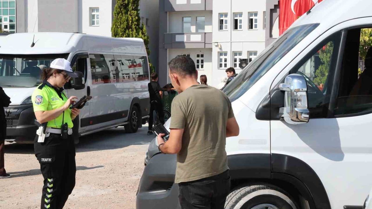 Eskişehir'de okul servislerinde sıkı denetim: yeni eğitim yılı başladı