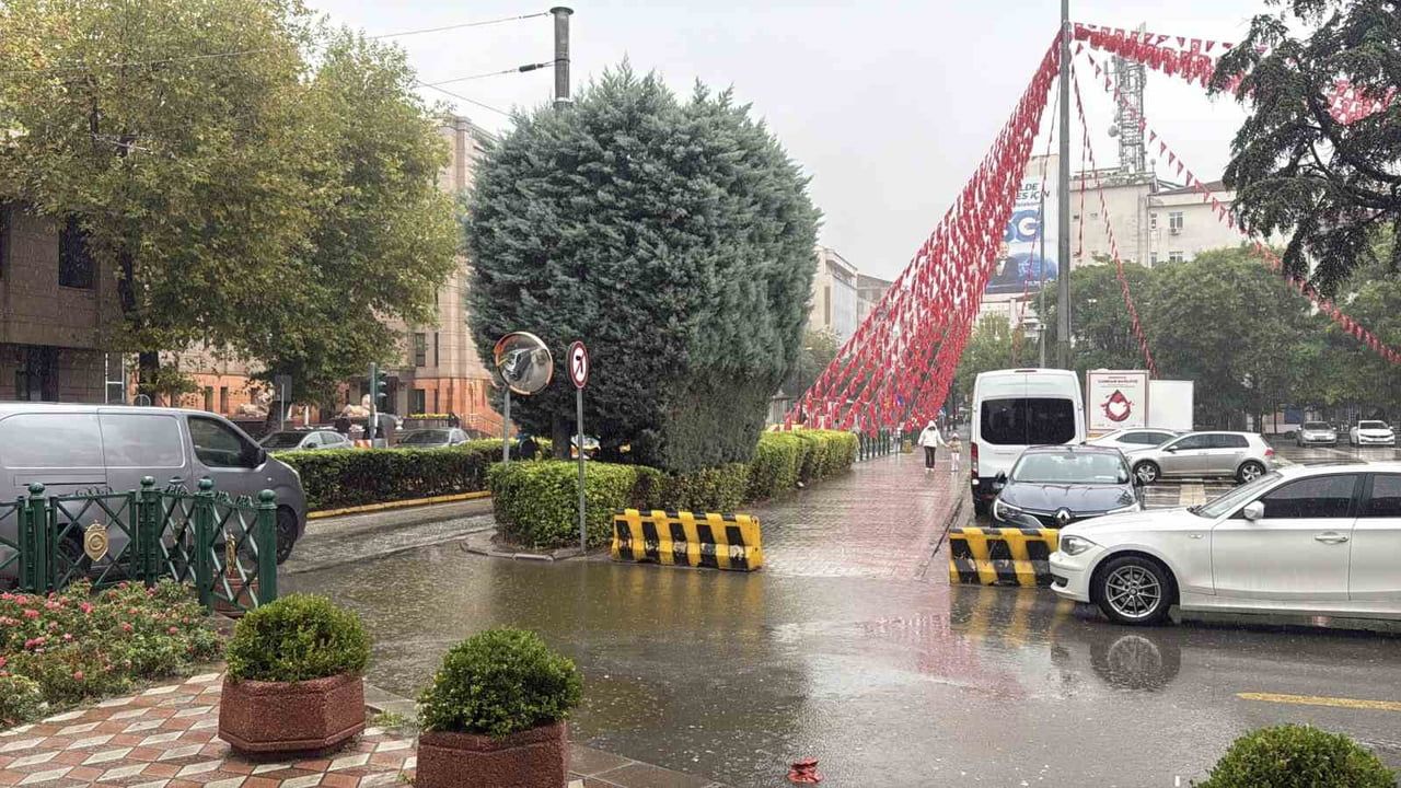 Eskişehir'de sağanak akşamdan sabaha hayatı etkiledi