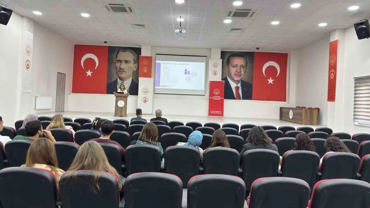 Eskişehir'de sosyal hizmet personeline bağımlılık eğitimi