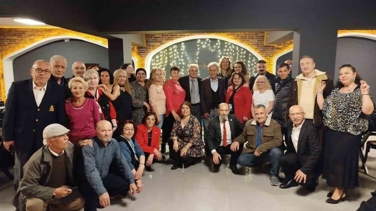 Eskişehir'de Türk halk müziği ve zeybek birleşimi izleyicilerden tam not aldı