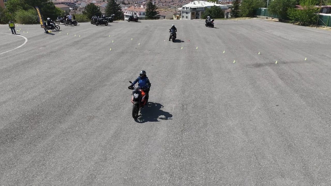 Eskişehir'de ücretsiz ileri sürüş eğitimiyle motosiklet güvenliği güçlendiriliyor