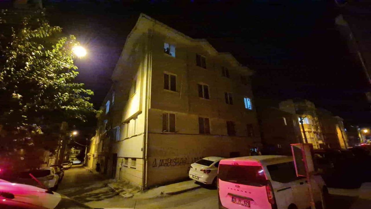 Eskişehir Şirintepe'de 2'nci kat düşüşü: yaralı hastanede