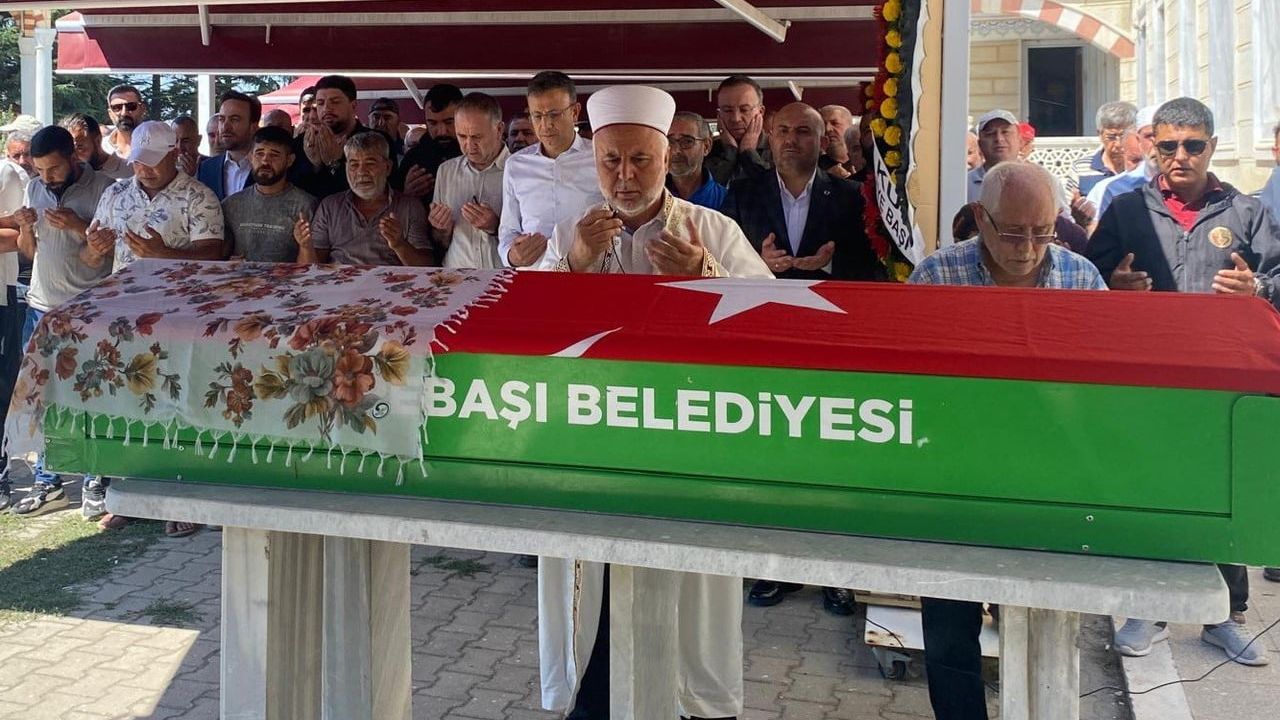 Eskişehirli anne gözyaşlarıyla uğurlandı: Girne açıklarındaki kazada hayatını kaybetti