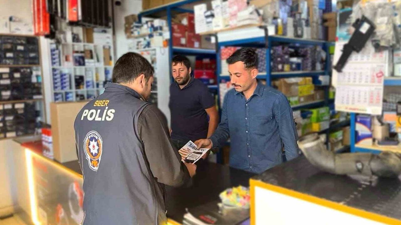 Esnafla vatandaşlara siber güvenlik eğitimi: riskler ve önlemler
