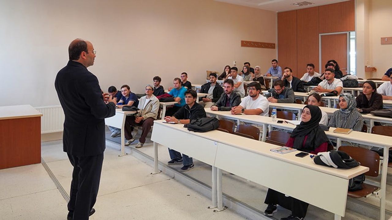 Etü'de rektör Çakmak'tan terörsüz Türkiye dersi: güven ortamı ve yeni akademik yıl