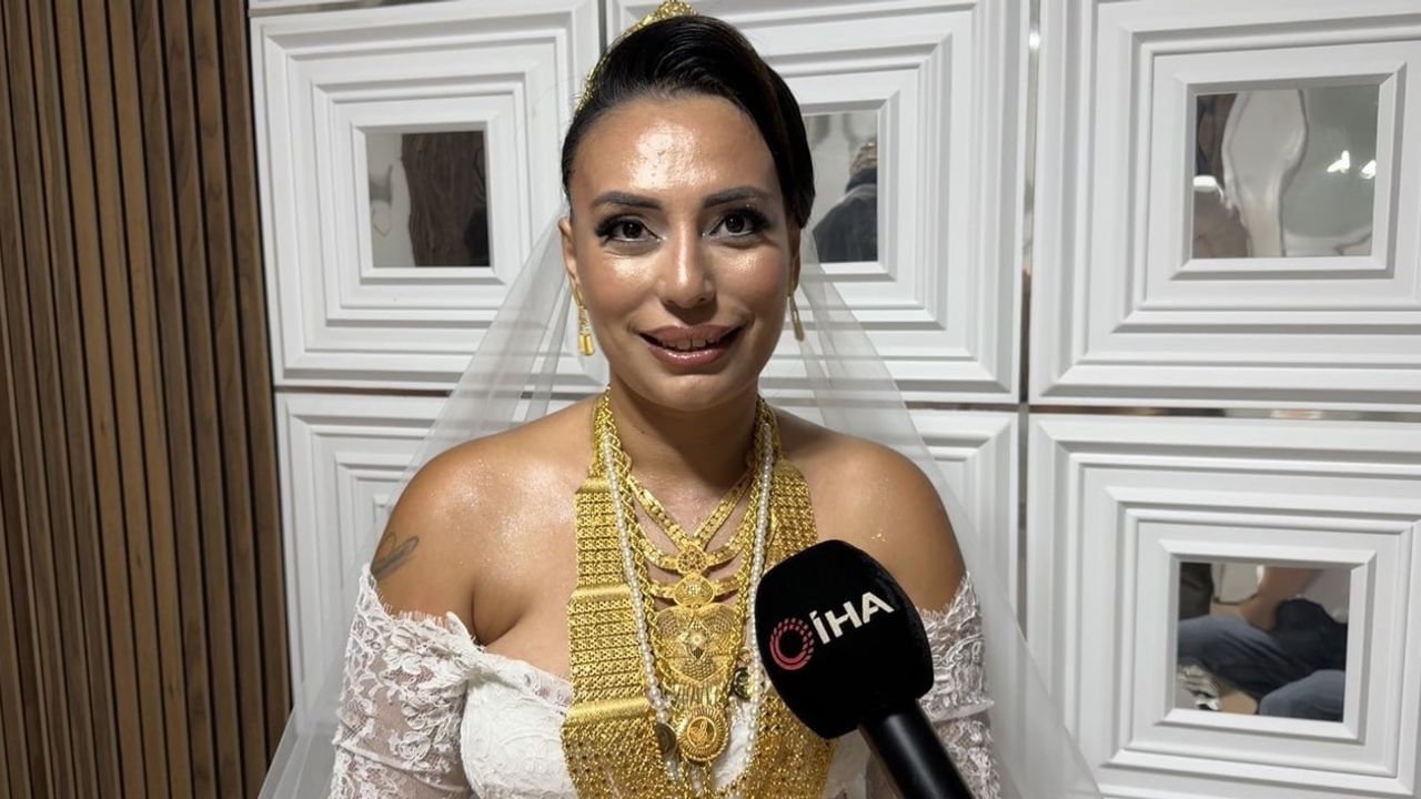 evlilikte onuncu yıl sürprizi: gelinlikle nikahı yeniden tazelediler