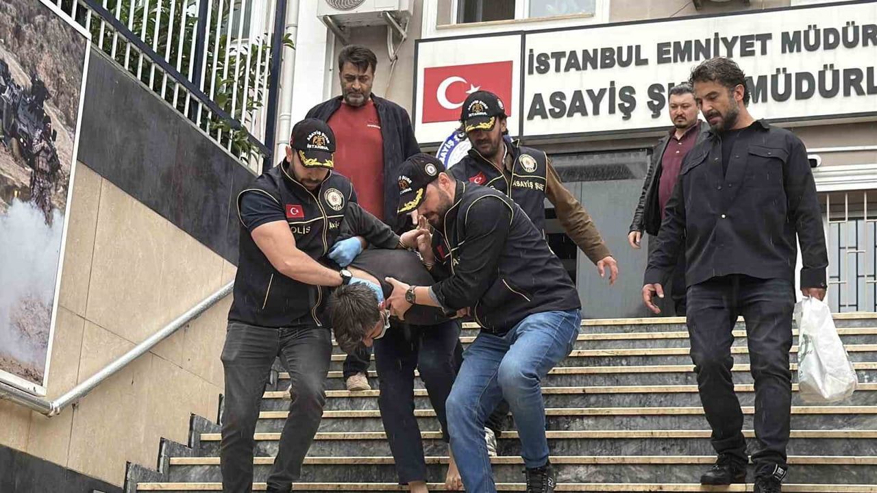Eyüpsultan camiinde namaz sırasında havaya ateş açıldığı iddiasına ilişkin iki şüpheli adliyeye sevk edildi