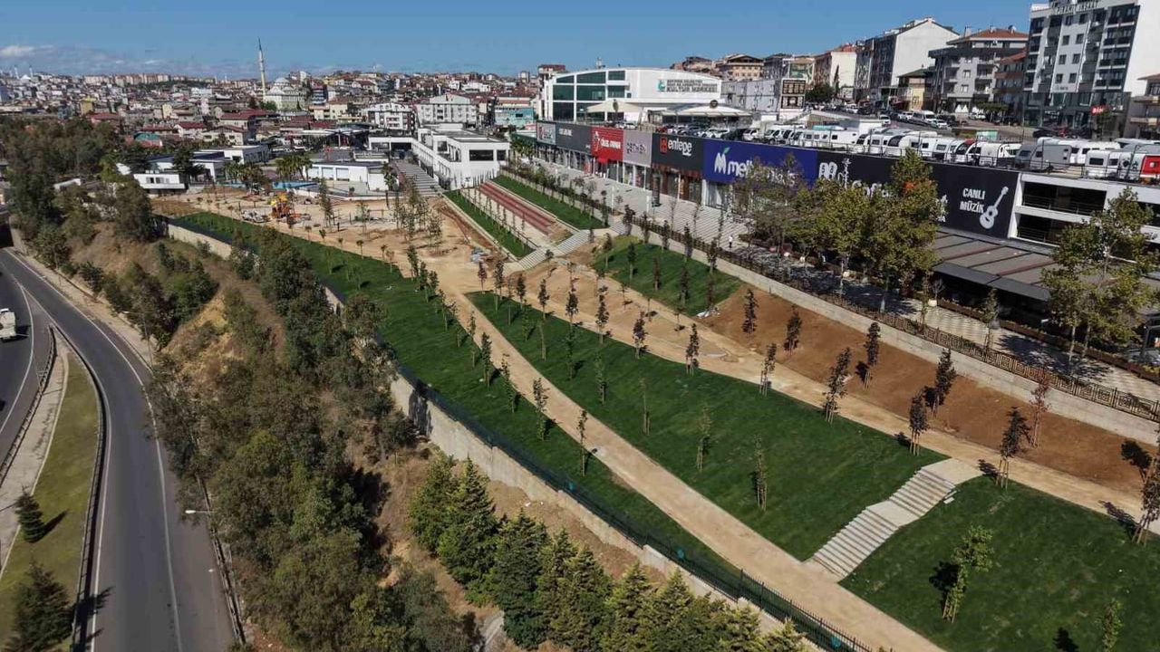 Fatih Sultan Mehmet Parkı çayırova'ya mini millet bahçesi sunuyor