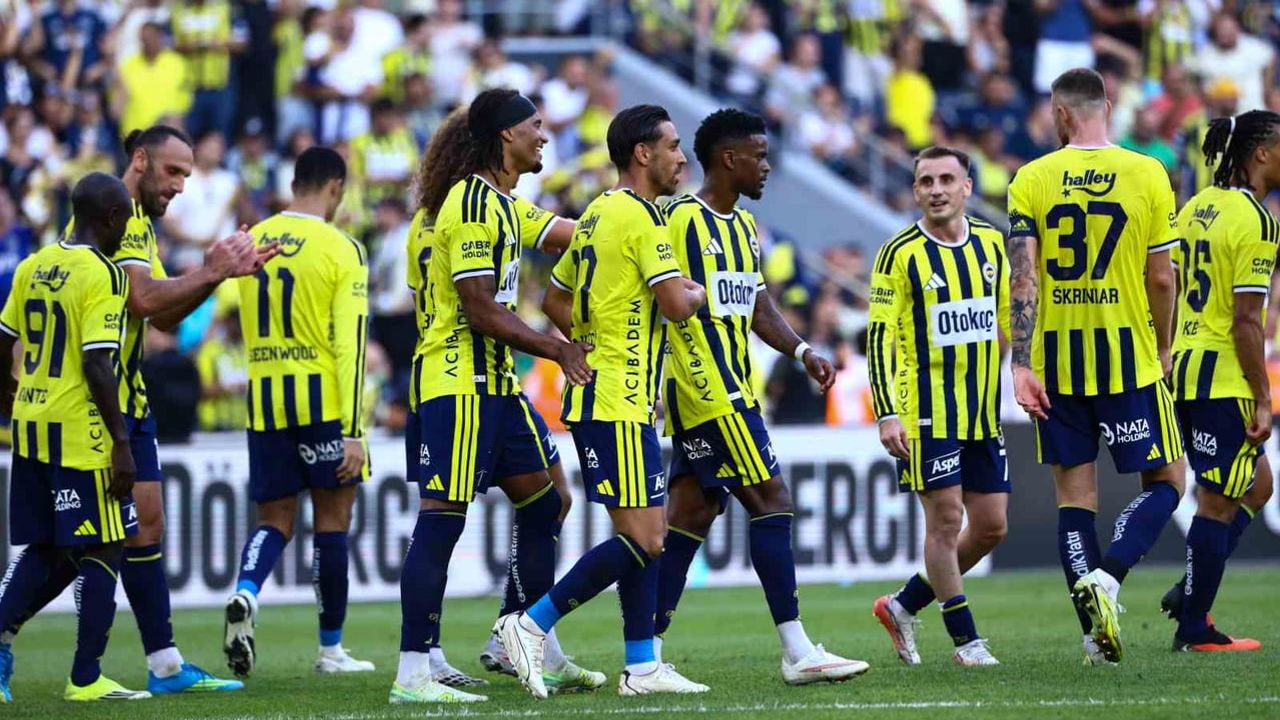Fenerbahçe derin bir nefes aldı: Eyüpspor'u 8-0 yendi