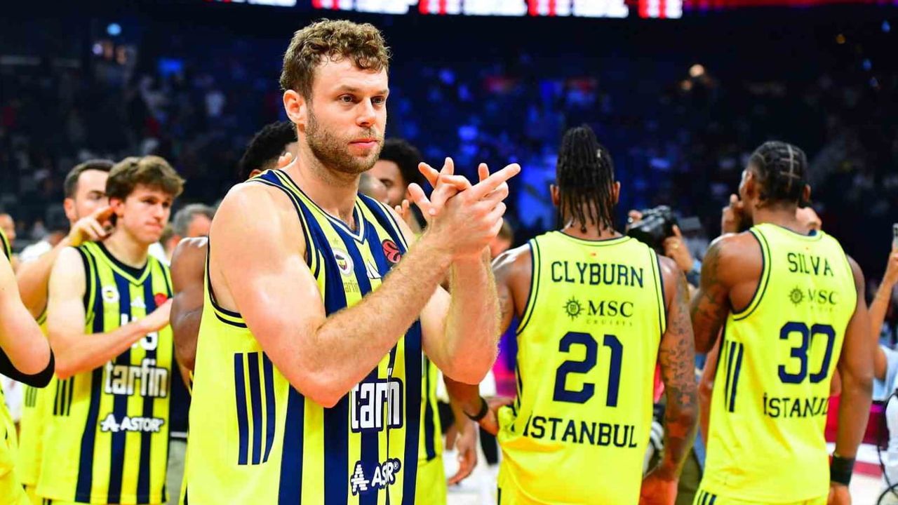 Fenerbahçe Etihad'da Dubai'yi yenerek süper kupa üçüncüsü oldu