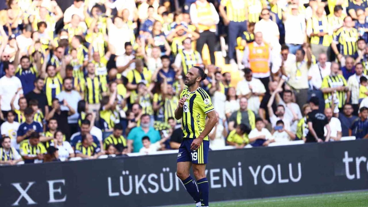 Fenerbahçe yıldırım gibi başladı: ilk yarıda 5-0 üstünlük