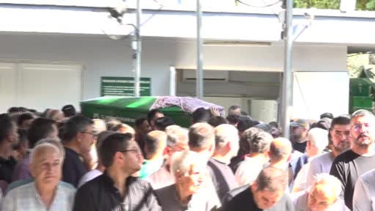 Feribot faciasında kızına can yeleğini veren hastane personeli uğurlandı