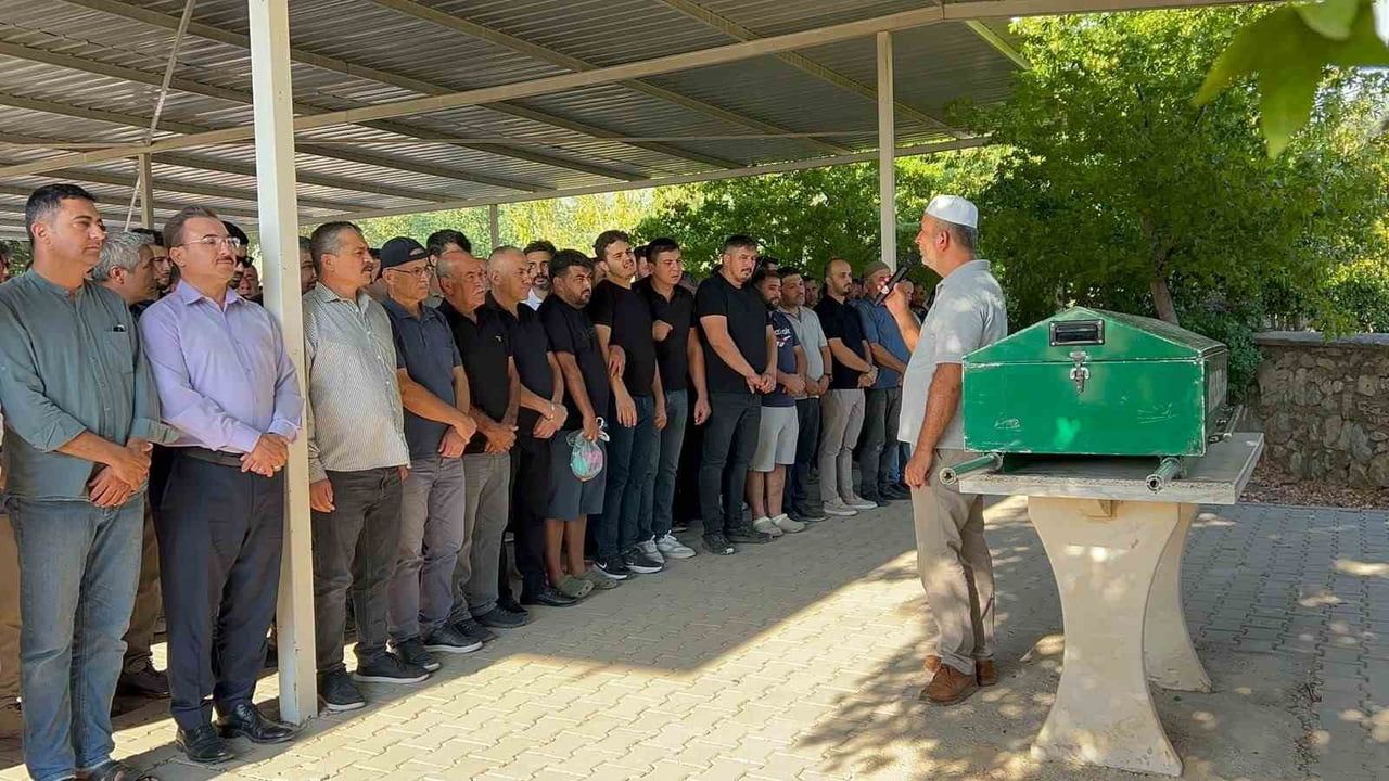 Fethiye'de diş tedavisi sonrası fenalaşan 5 yaşındaki kız toprağa verildi