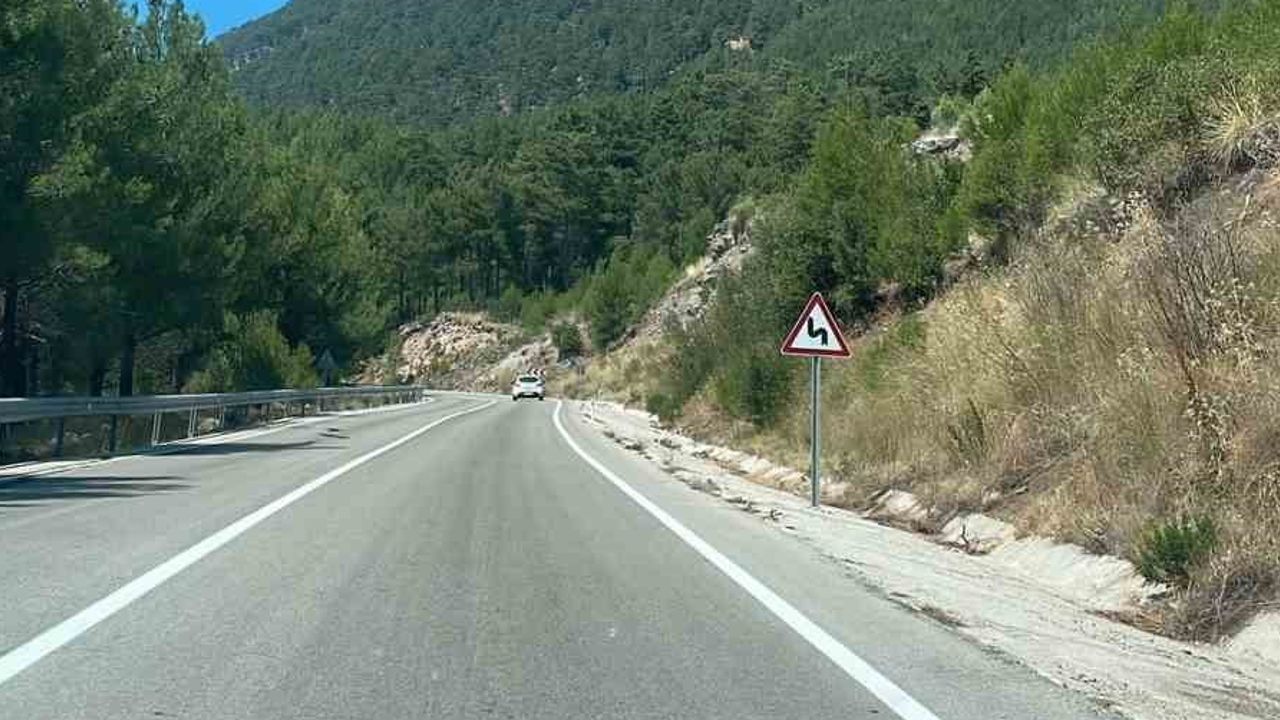 Fethiye'nin Nif Mahallesi'nde yangın; hava desteğiyle alevler durduruldu