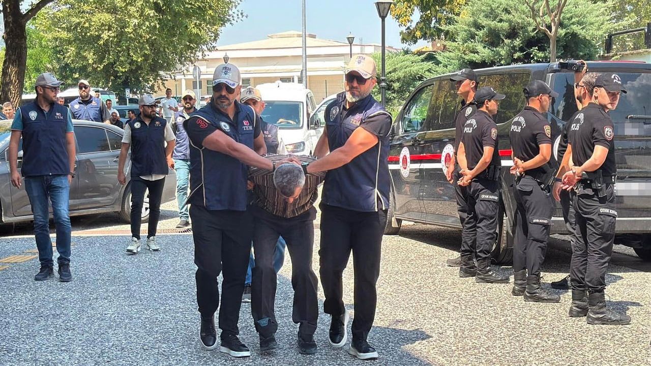 Firari yüzbaşı için maddi yardım yaptığı iddia edilen 10 kişi yakalandı