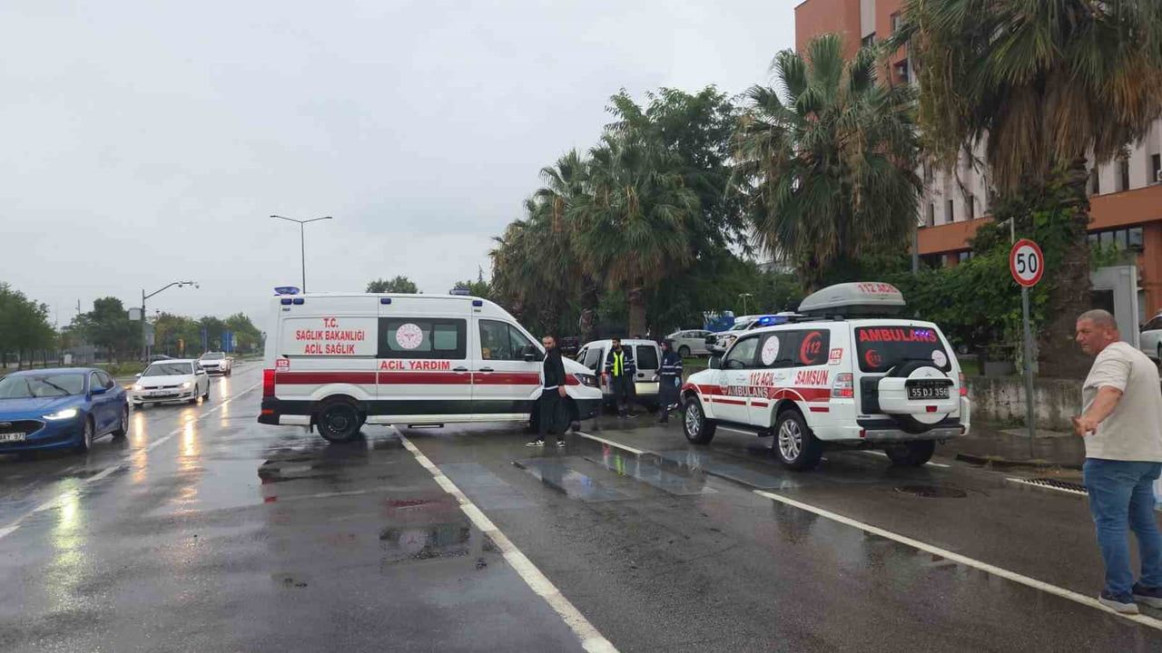 Fuar caddesi'nde kaza: motosikletin çarptığı kadın ve sürücü yaralandı